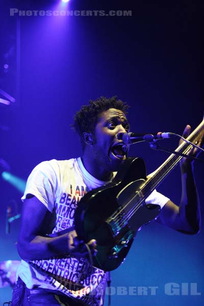 BLOC PARTY - 2005-11-14 - PARIS - Zenith - Rowland Kelechukwu Okereke